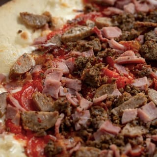 Quatro Carne Pizza