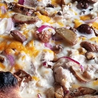 Lemon Chicken Cheddar Cauliflower Pizza