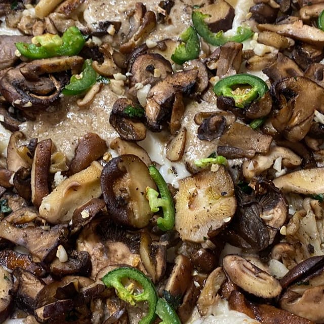 Fungi Madness Cauliflower Pizza.